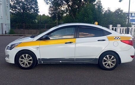 Hyundai Solaris II рестайлинг, 2015 год, 650 000 рублей, 3 фотография