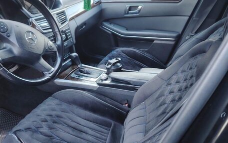 Mercedes-Benz E-Класс, 2011 год, 1 300 000 рублей, 3 фотография