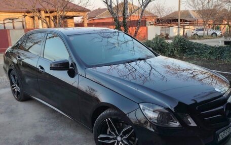 Mercedes-Benz E-Класс, 2011 год, 1 300 000 рублей, 2 фотография