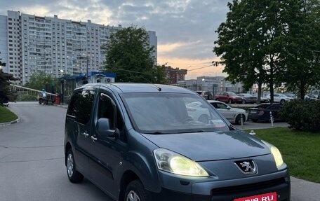 Peugeot Partner II рестайлинг 2, 2010 год, 560 000 рублей, 1 фотография