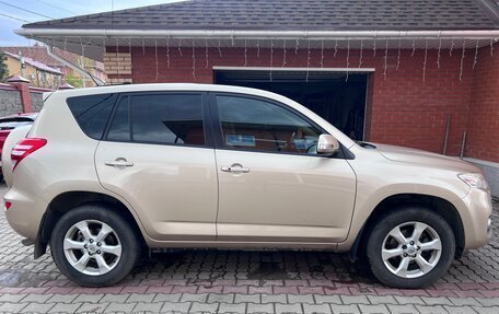 Toyota RAV4, 2011 год, 1 750 000 рублей, 2 фотография