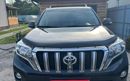 Toyota Land Cruiser Prado 150 рестайлинг 2, 2015 год, 4 500 000 рублей, 2 фотография