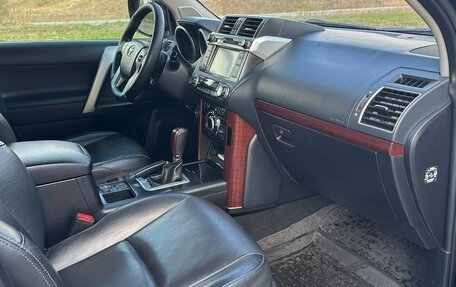 Toyota Land Cruiser Prado 150 рестайлинг 2, 2015 год, 4 500 000 рублей, 22 фотография