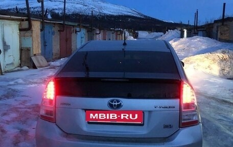 Toyota Prius, 2009 год, 999 000 рублей, 18 фотография