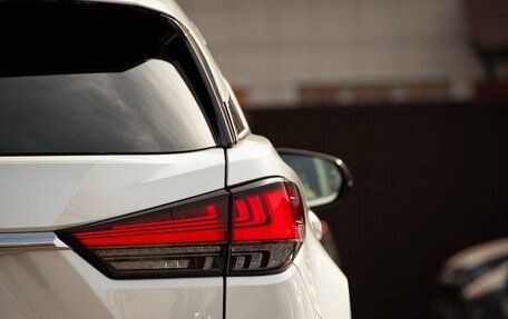 Lexus RX IV рестайлинг, 2021 год, 4 300 000 рублей, 10 фотография