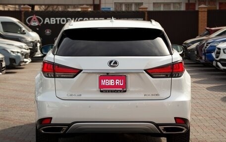 Lexus RX IV рестайлинг, 2021 год, 4 300 000 рублей, 9 фотография