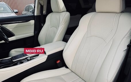 Lexus RX IV рестайлинг, 2021 год, 4 300 000 рублей, 22 фотография