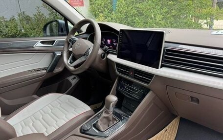 Volkswagen Tiguan II, 2021 год, 2 980 446 рублей, 8 фотография