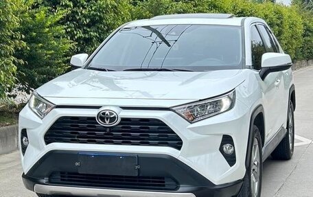 Toyota RAV4, 2021 год, 2 260 441 рублей, 2 фотография