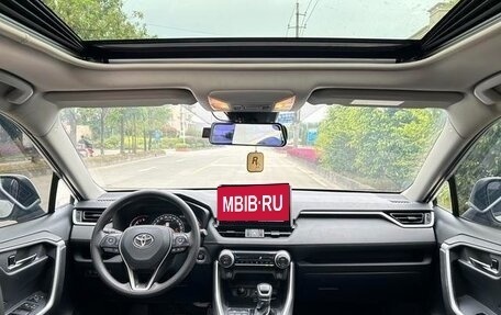 Toyota RAV4, 2021 год, 2 260 441 рублей, 7 фотография
