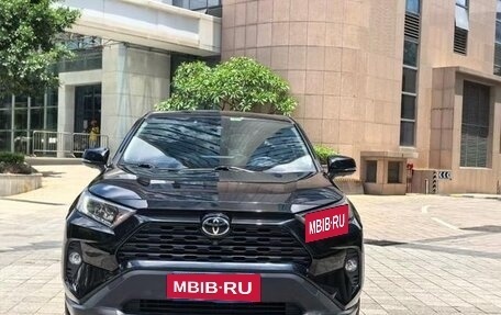 Toyota RAV4, 2021 год, 2 230 441 рублей, 2 фотография