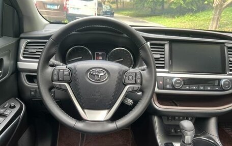 Toyota Highlander III, 2021 год, 2 740 446 рублей, 10 фотография