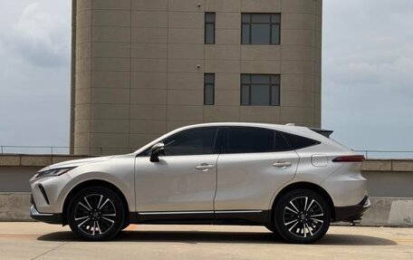 Toyota Venza, 2022 год, 2 700 446 рублей, 5 фотография