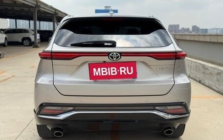 Toyota Venza, 2022 год, 2 700 446 рублей, 3 фотография