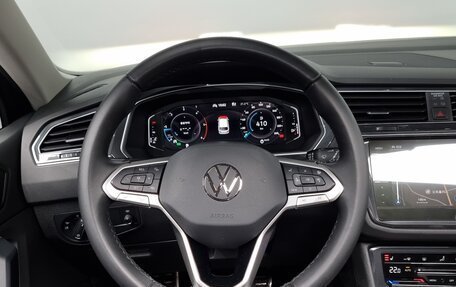 Volkswagen Tiguan II, 2021 год, 2 303 000 рублей, 13 фотография