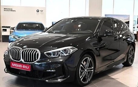 BMW 1 серия, 2022 год, 2 560 011 рублей, 1 фотография
