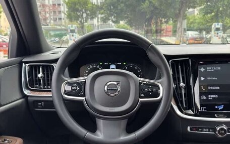 Volvo S60 III, 2022 год, 2 180 000 рублей, 6 фотография