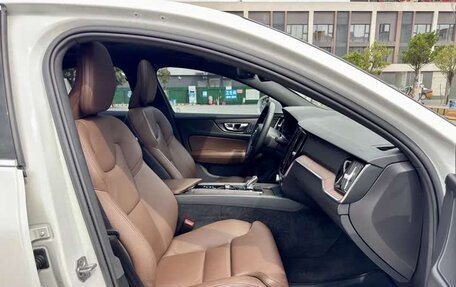 Volvo S60 III, 2022 год, 2 180 000 рублей, 9 фотография