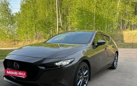 Mazda 3, 2019 год, 1 800 000 рублей, 3 фотография