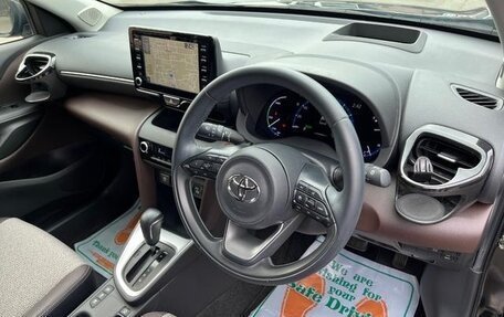Toyota Yaris Cross, 2022 год, 1 550 000 рублей, 9 фотография