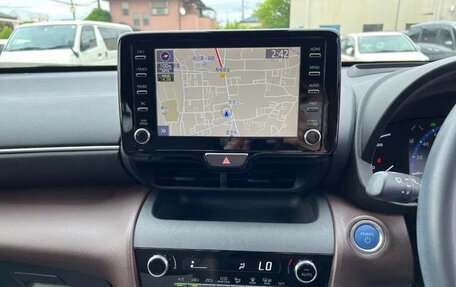 Toyota Yaris Cross, 2022 год, 1 550 000 рублей, 10 фотография