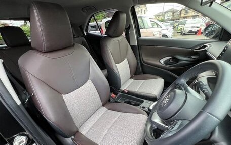 Toyota Yaris Cross, 2022 год, 1 550 000 рублей, 16 фотография