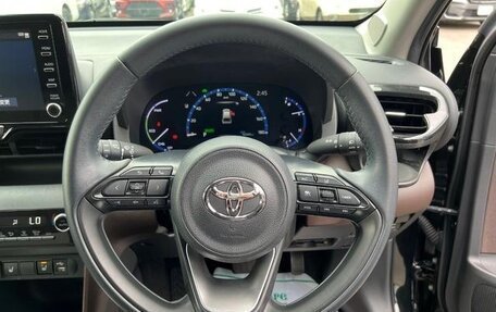 Toyota Yaris Cross, 2022 год, 1 550 000 рублей, 15 фотография
