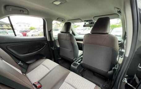 Toyota Yaris Cross, 2022 год, 1 550 000 рублей, 19 фотография