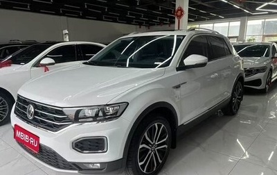 Volkswagen T-Roc I, 2022 год, 1 745 000 рублей, 1 фотография