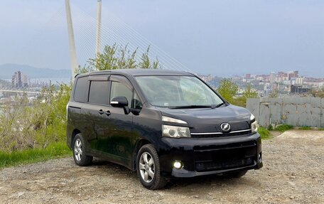 Toyota Voxy II, 2010 год, 1 400 000 рублей, 2 фотография