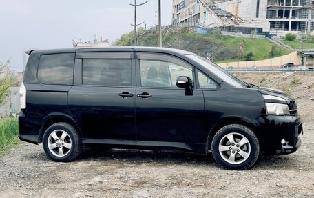 Toyota Voxy II, 2010 год, 1 400 000 рублей, 10 фотография