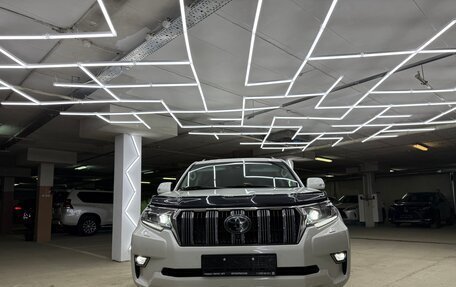 Toyota Land Cruiser Prado 150 рестайлинг 2, 2017 год, 5 200 000 рублей, 5 фотография