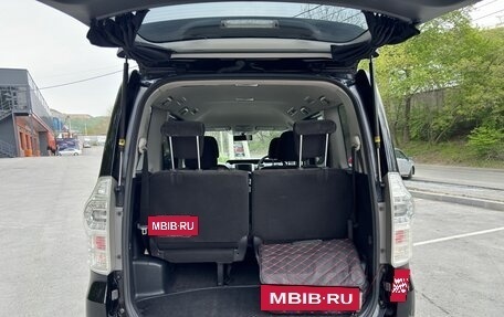 Toyota Voxy II, 2010 год, 1 400 000 рублей, 19 фотография