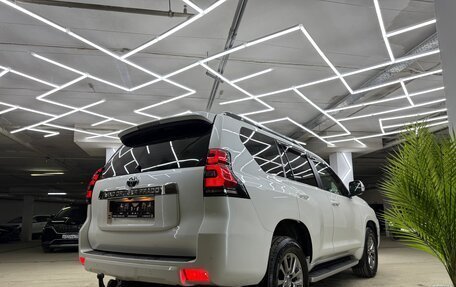Toyota Land Cruiser Prado 150 рестайлинг 2, 2017 год, 5 200 000 рублей, 8 фотография
