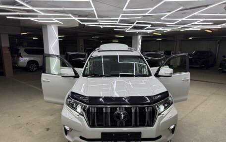 Toyota Land Cruiser Prado 150 рестайлинг 2, 2017 год, 5 200 000 рублей, 13 фотография