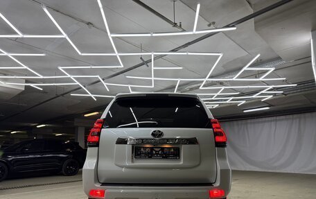 Toyota Land Cruiser Prado 150 рестайлинг 2, 2017 год, 5 200 000 рублей, 9 фотография