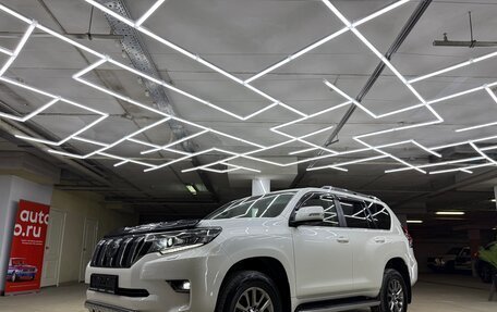 Toyota Land Cruiser Prado 150 рестайлинг 2, 2017 год, 5 200 000 рублей, 12 фотография
