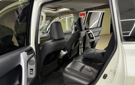 Toyota Land Cruiser Prado 150 рестайлинг 2, 2017 год, 5 200 000 рублей, 24 фотография