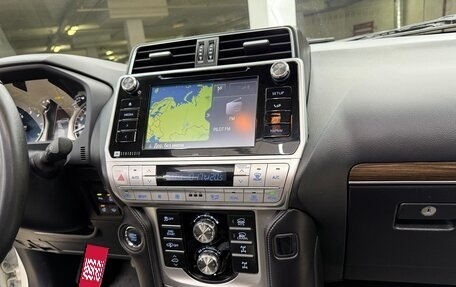 Toyota Land Cruiser Prado 150 рестайлинг 2, 2017 год, 5 200 000 рублей, 35 фотография