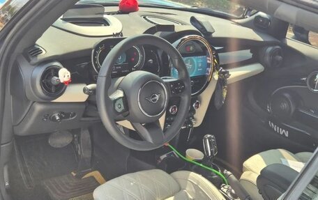MINI Cabrio, 2023 год, 2 750 000 рублей, 10 фотография