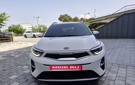 KIA Stonic, 2020 год, 1 300 000 рублей, 2 фотография