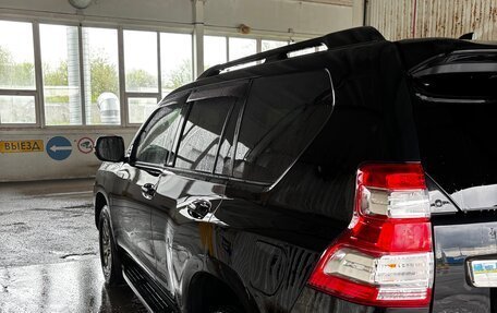 Toyota Land Cruiser Prado 150 рестайлинг 2, 2017 год, 3 650 000 рублей, 8 фотография