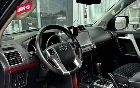 Toyota Land Cruiser Prado 150 рестайлинг 2, 2017 год, 3 650 000 рублей, 7 фотография