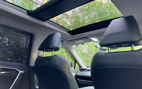 Toyota RAV4, 2019 год, 2 980 000 рублей, 2 фотография