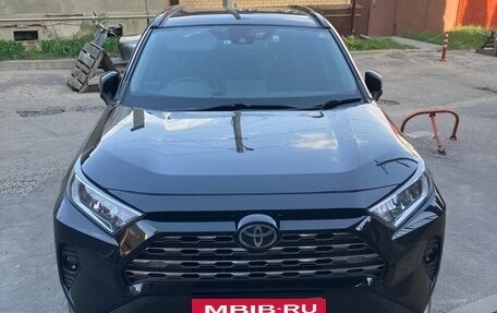 Toyota RAV4, 2019 год, 2 980 000 рублей, 3 фотография