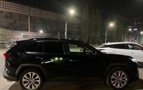 Toyota RAV4, 2019 год, 2 980 000 рублей, 20 фотография