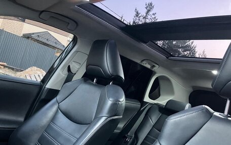 Toyota RAV4, 2019 год, 2 980 000 рублей, 31 фотография