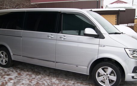 Volkswagen Multivan T6 рестайлинг, 2018 год, 5 600 000 рублей, 4 фотография