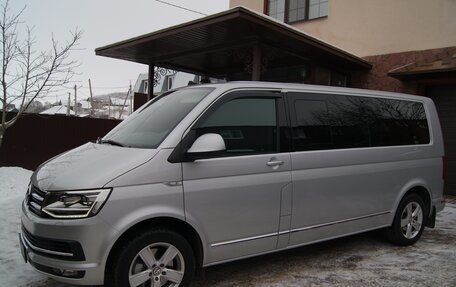 Volkswagen Multivan T6 рестайлинг, 2018 год, 5 600 000 рублей, 7 фотография