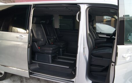 Volkswagen Multivan T6 рестайлинг, 2018 год, 5 600 000 рублей, 19 фотография